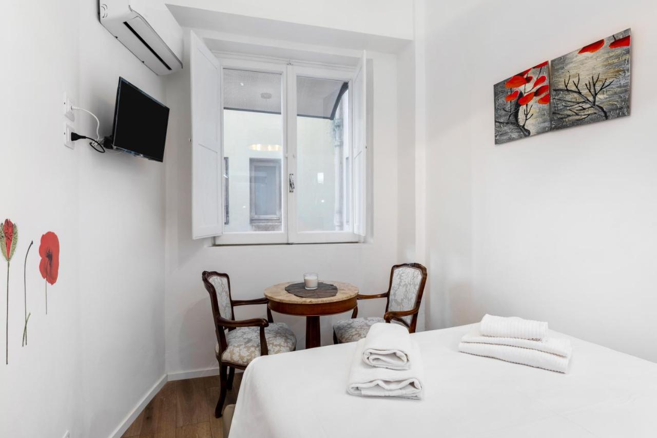Room Fiore - Ponte Vecchio Mini Studio ฟลอเรนซ์ ภายนอก รูปภาพ
